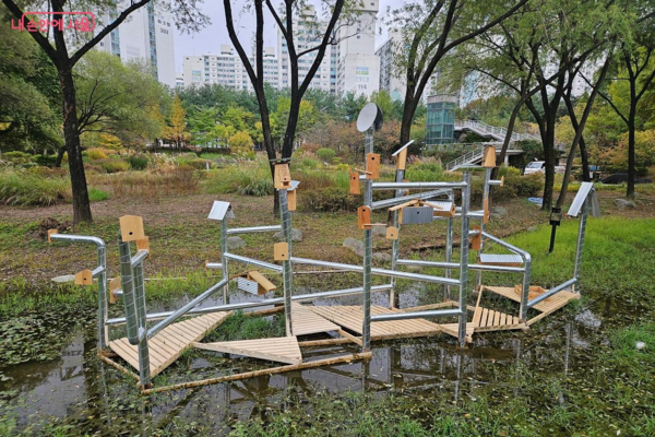 서울과학기술대학교 학생팀 자율랜드의 작품 '새(New, Bird) 이웃' ©김진호